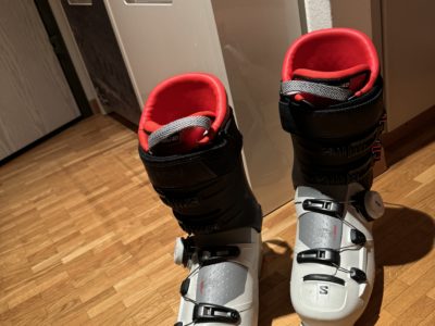 Chaussures de ski alpin Salomon avec système BOA