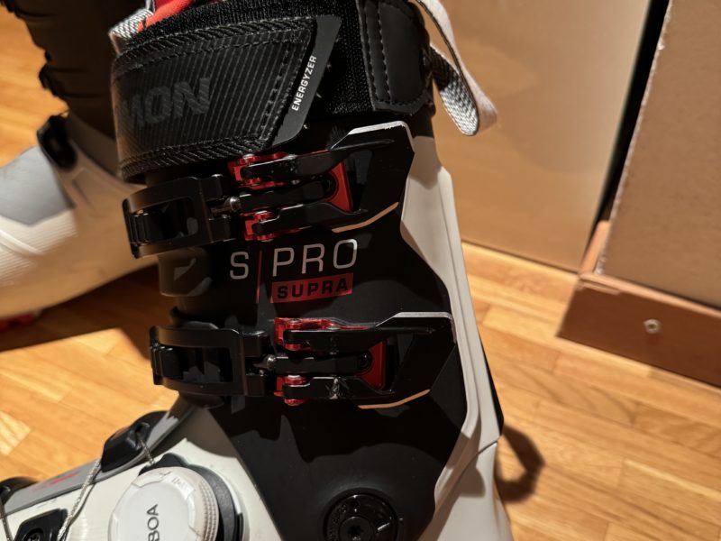 Chaussures de ski alpin Salomon avec système BOA