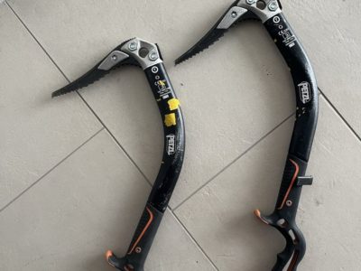 Piolets Petzl Nomic
