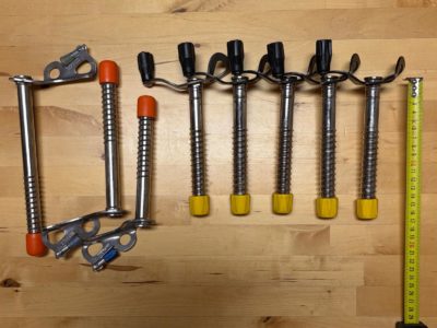 8 broches à glace (Grivel Hélix + BD Express)