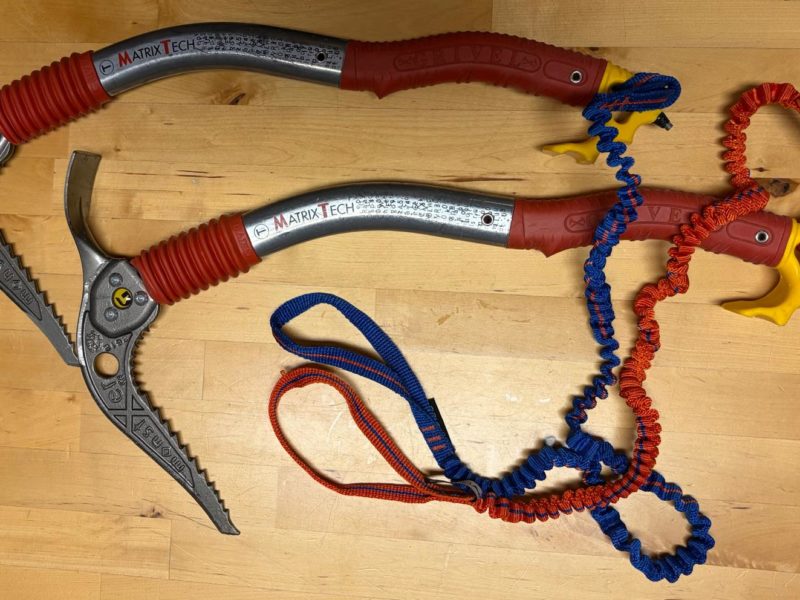 Grivel Matrix Tech piolet panne/marteau + longes BlueIce